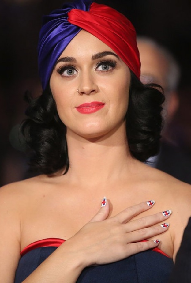 كايتي لحظة النشيد الوطني للبلاد