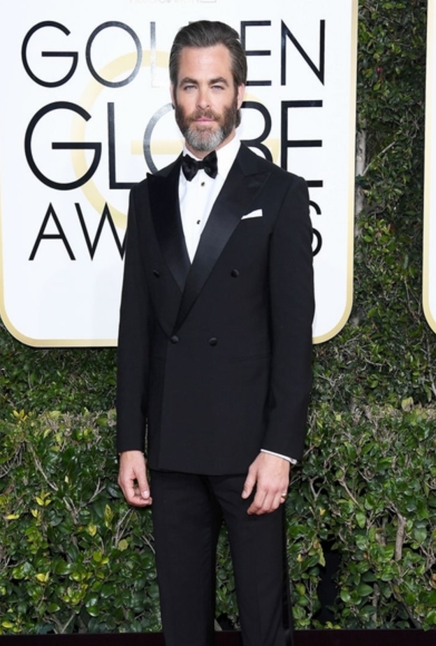 كريس باين باطلالة راقية من ارماني