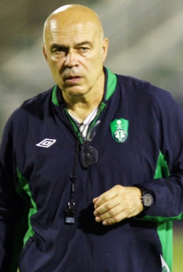 مدرب الاهلي السعودي لكرة القدم، كريستيان غروس، رحيله عن الفريق