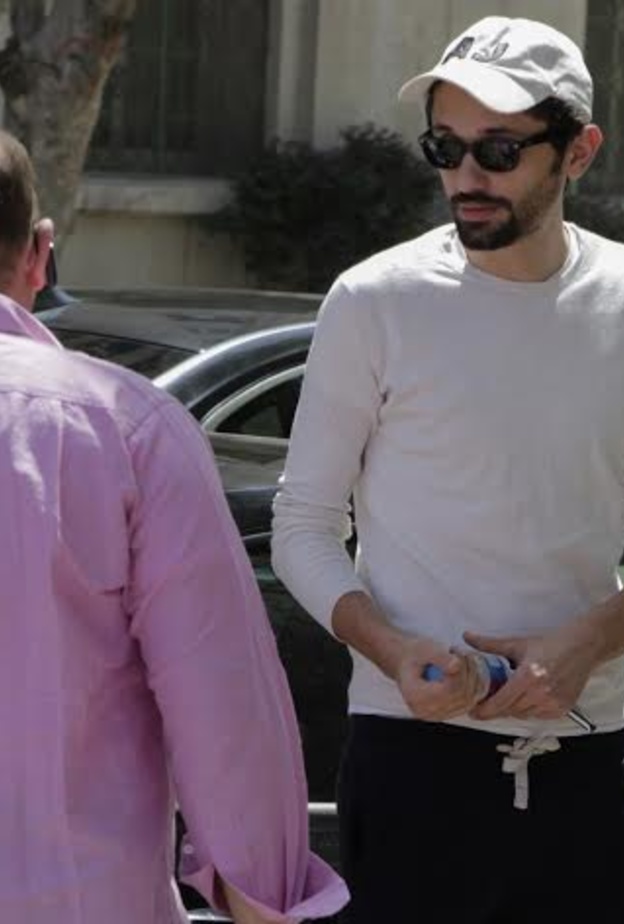 السيدة جيجي زويد زوجة محمود عبدالعزيز الأولى بين ابنيها