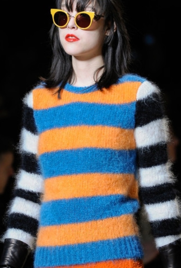 كنزات طويلة شبيهة بالفساتين المقلمة من  Max Mara