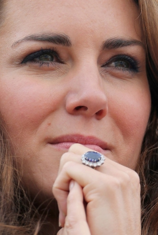 كيت ارتدت خاتم خطوبة ديانا