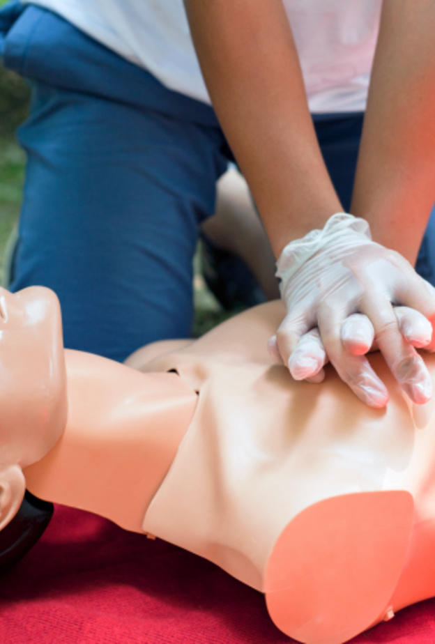 كيف تقوم بخطوات الإنعاش القلبي الرئوي