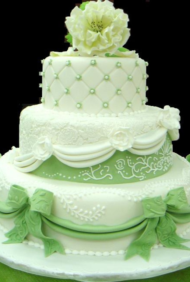 كيكة زفاف باللونين الابيض والاخضر