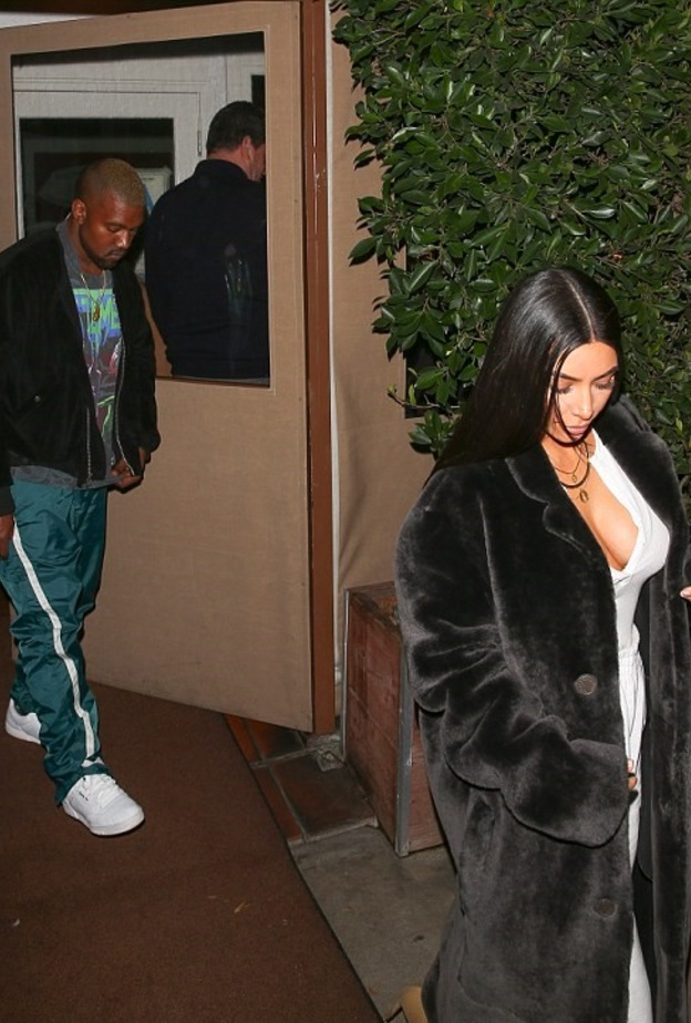 كيم كاردشيان بإطلالتها الأولى بعد غياب