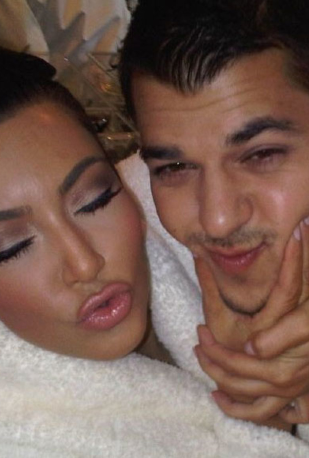 هل عادت الخلافات من جديد بين كيم وشقيقها روب؟