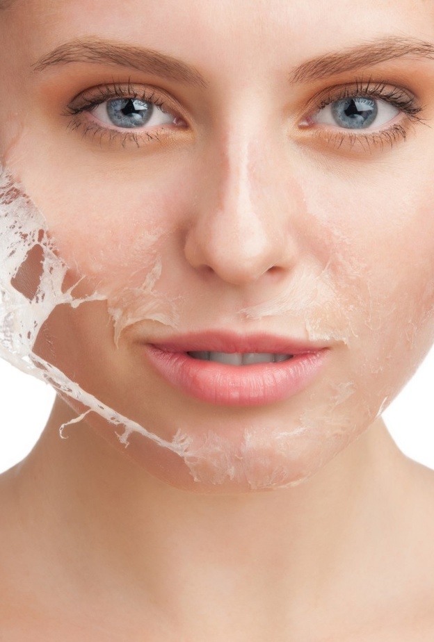 لا تتركي المقشر الكيميائي على وجهك اكثر من بضع دقائق