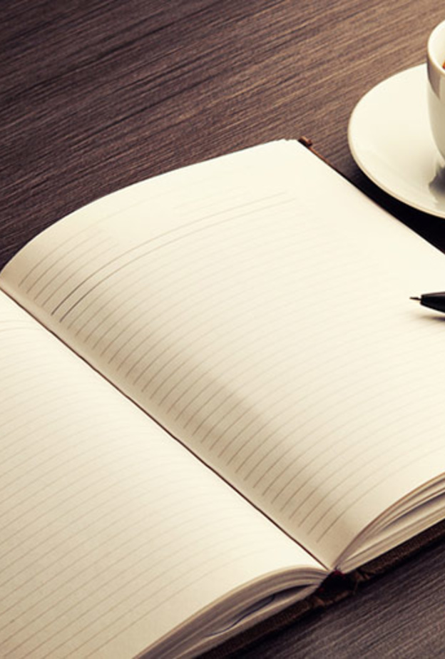 لا يظهر احاسيسه إلا في الكتابة لذا يكون ناجحاً ككاتب روايات