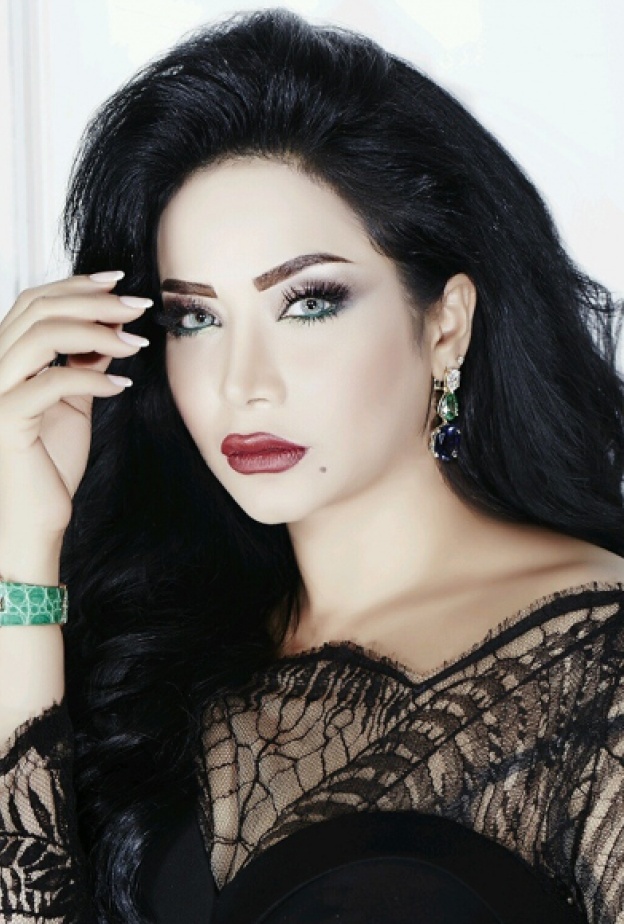 لجين عمران داخل منزلها