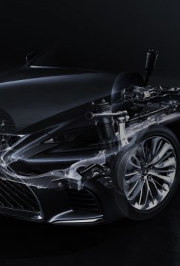 لكزك ستعرض أفخر سياراتها قريبا