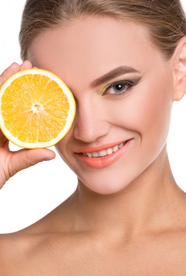 للعروس خلطات تفتيح البشرة بالليمون