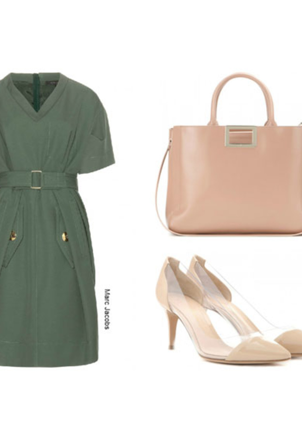 لموظفة في قسم المبيعات