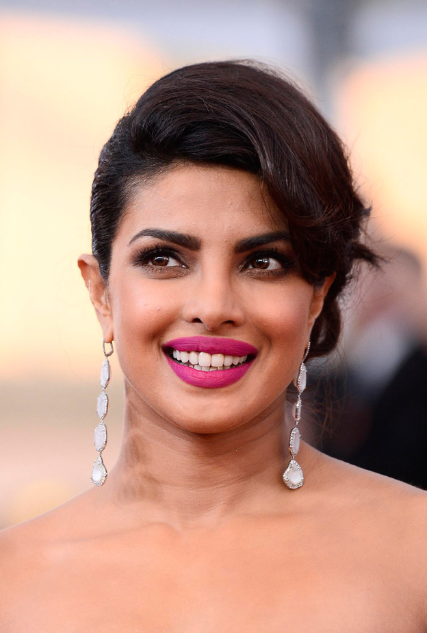 لن تصدقوا مصدر قوة بريانكا تشوبرا!!