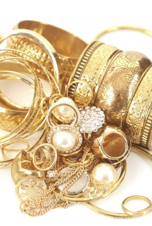 لنظافة مجوهراتك ولمعانها استخدمي الصابون 