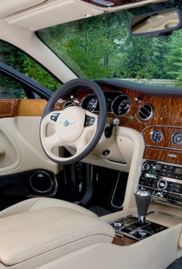 لوحة القيادة.