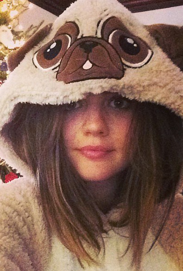 فينيسا هودجينز مرحة كعادتها