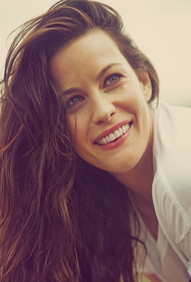 ليف تايلور مصممة أزياء