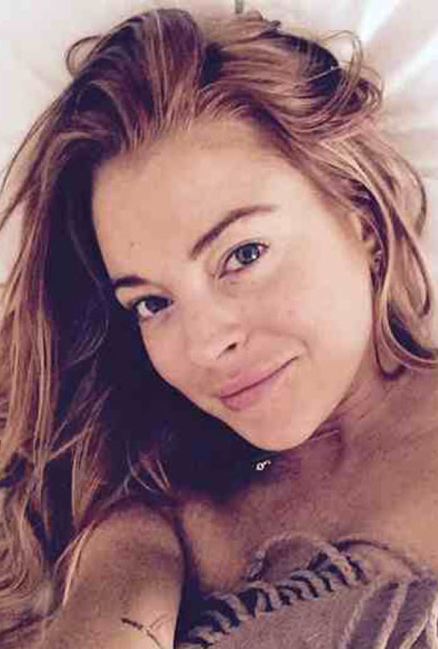 ليندساى لوهان لا تريد مغادرة سريرها