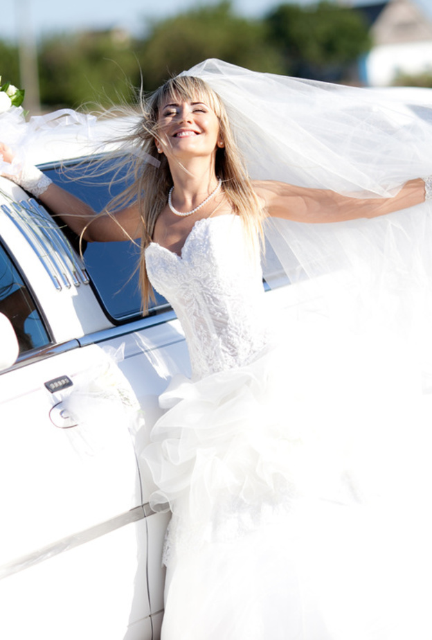 معلومات ضرورية  قبل تأجير ليموزين لحفل زفافك