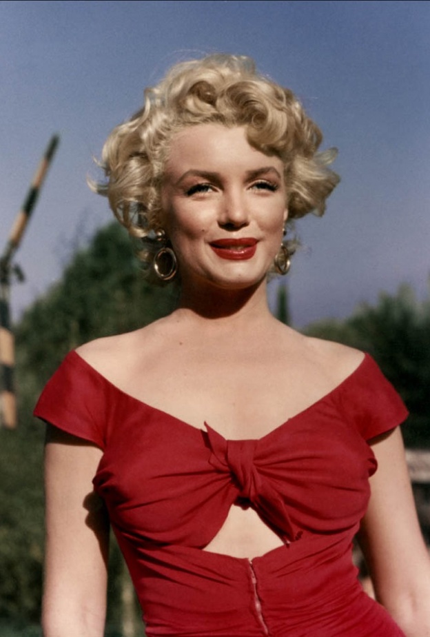 دليل جديد على خضوع مارلين مونرو لعمليات تجميل