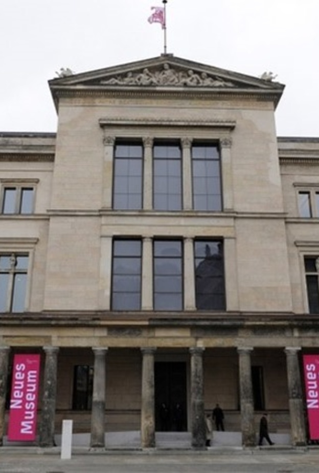 القبض على عجوز قامت بتخريب عمل فني بمتحف نيويس الالماني