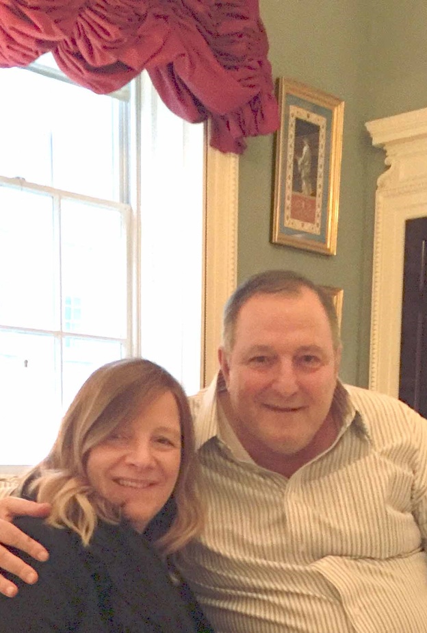 محاور المشاهير عدنان الكاتب مع سارة بورتون