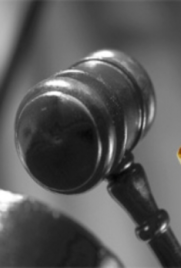 محكمة العينية تفسخ الزواج