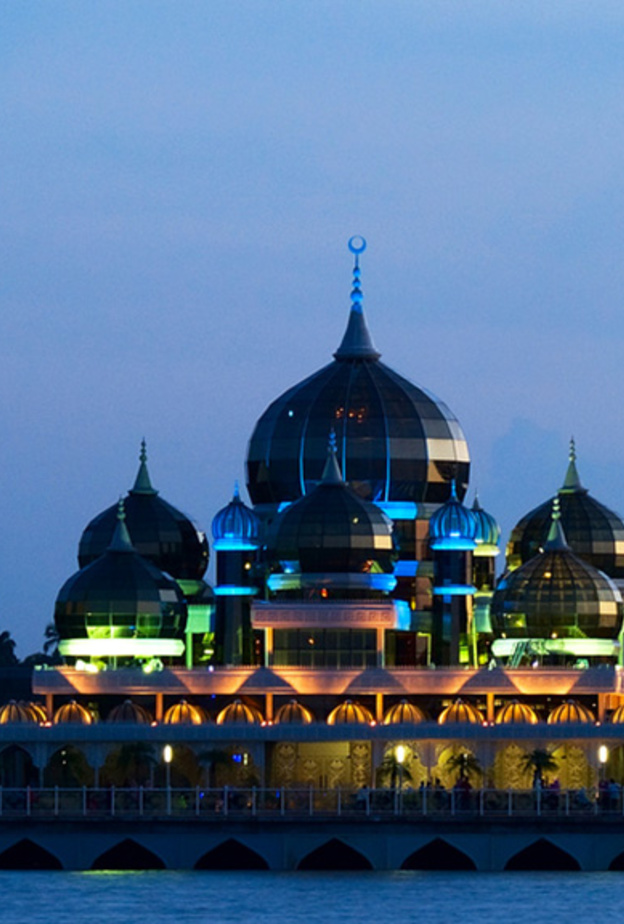 مسجد الكريستال في كوالالمبور