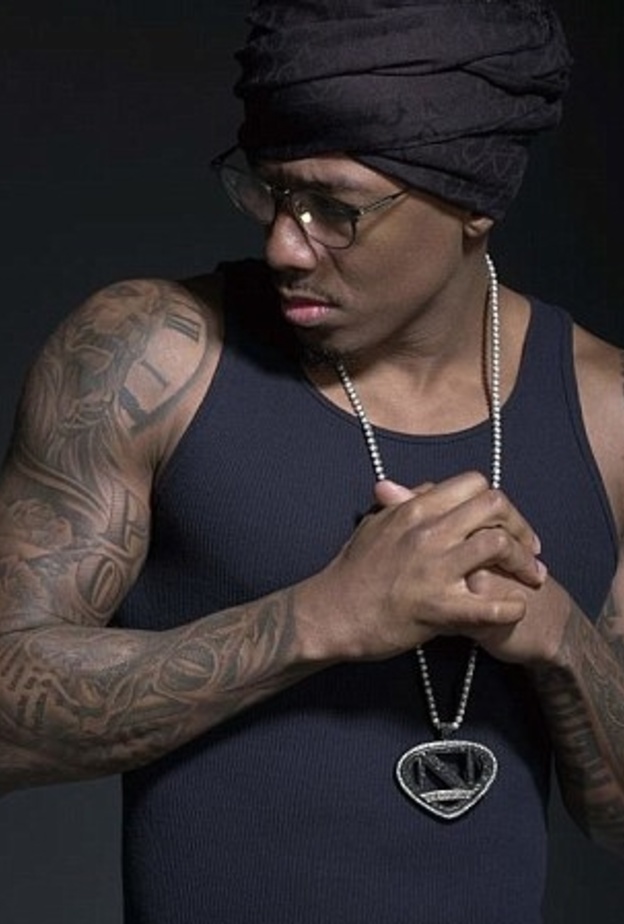 نيك كانون يوافق على توقيع أوراق طلاقه من ماريا كاري