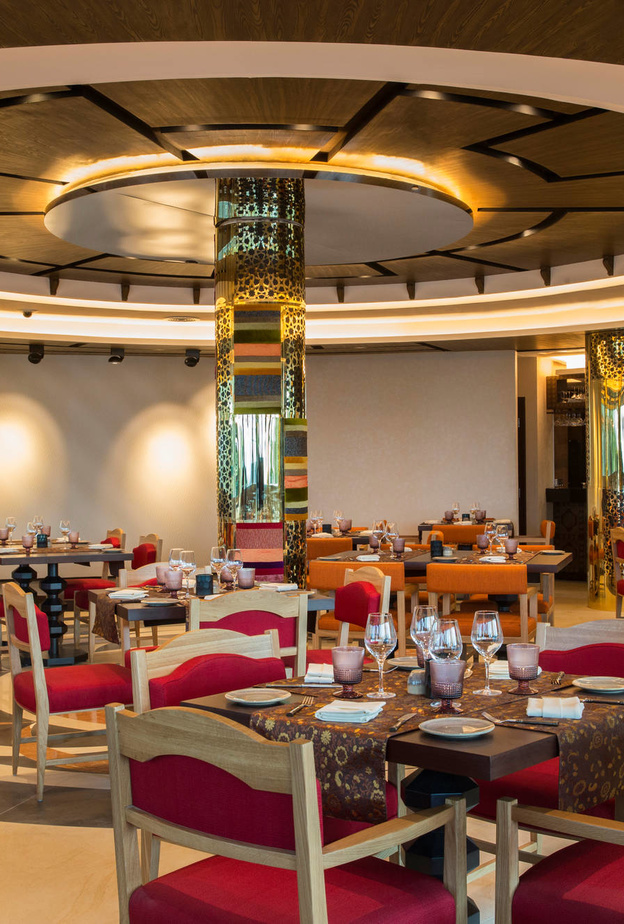 مطعم نايا الهندي من أحدث مطاعم جميرا بيتش هوتيل