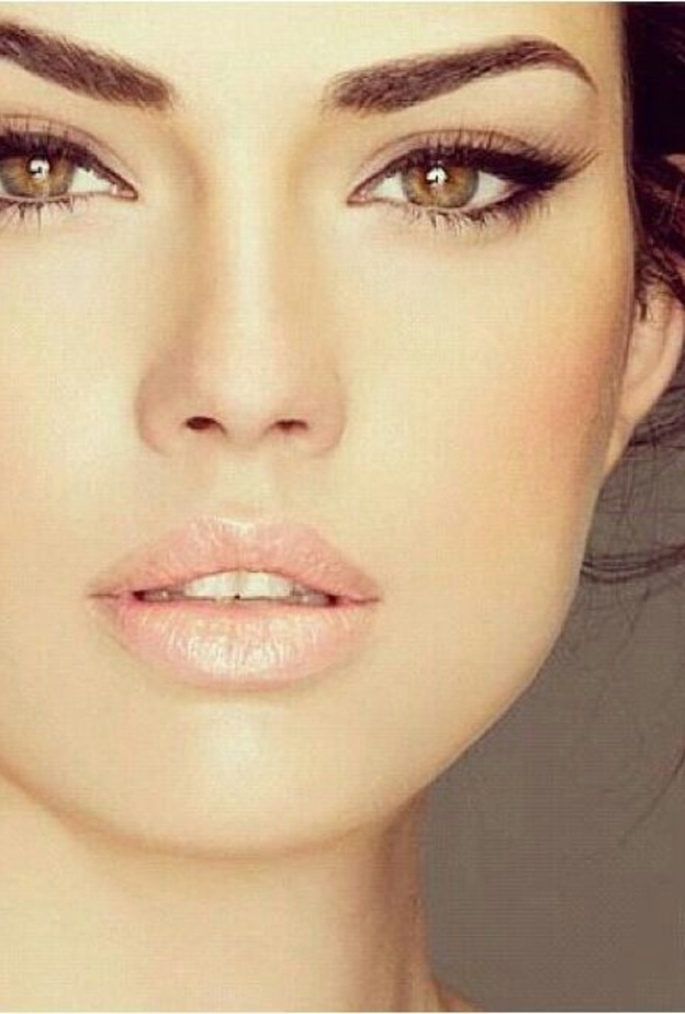 مكياج الوجه يحدد إطلالاتك كاملة