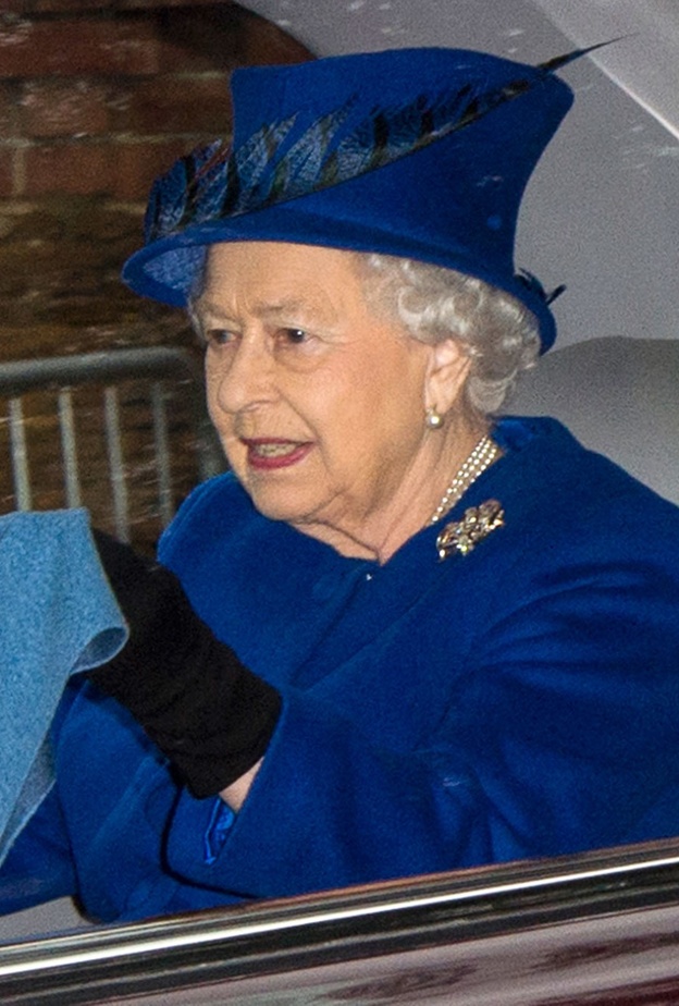 ملكة بريطانيا تظهر كشخصية كرتونية جديدة في عالم ديزني