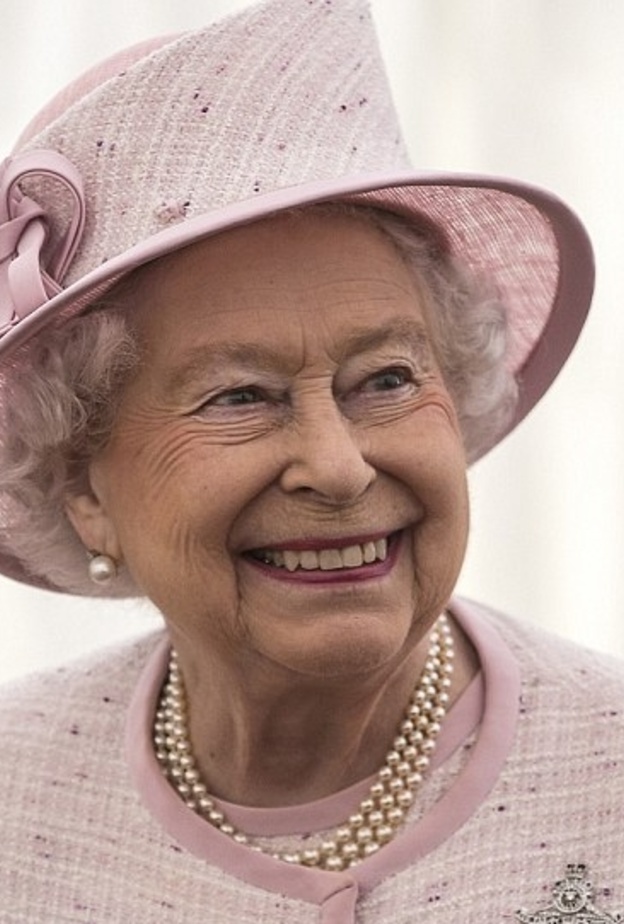 ملكة بريطانيا تنشر اعلانا تطلب فيه مدبرة منزل