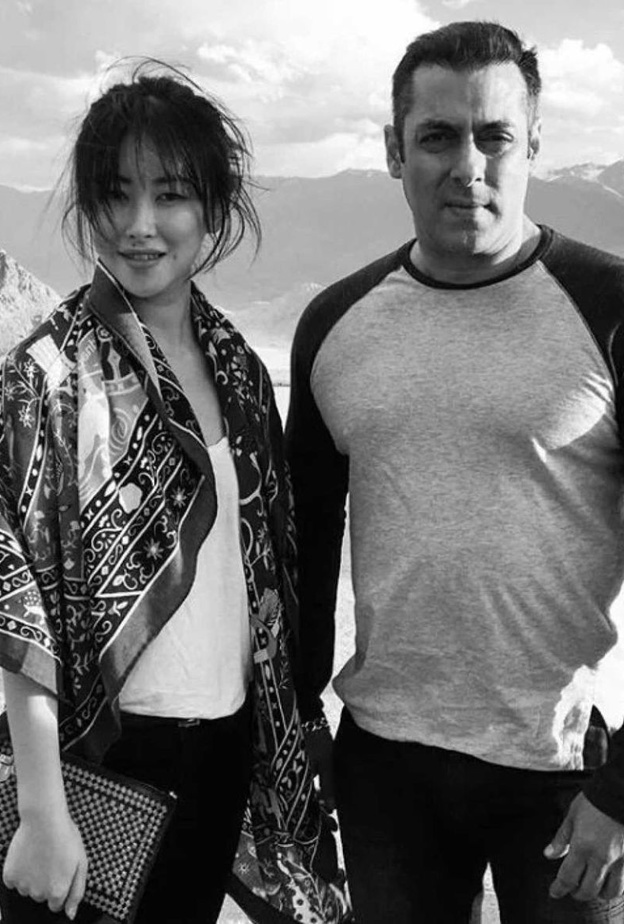 ممثلة صينية بطلة احدث افلام سلمان خان