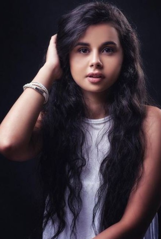 منة عرفة.. صغيرة على الحب؟