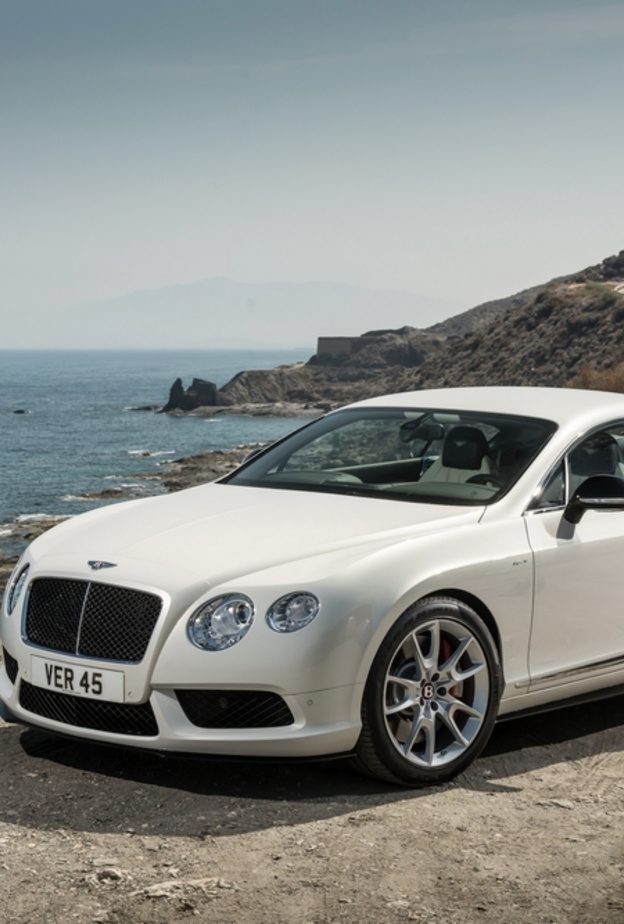 منظومة ملاحية وتطبيق إلكتروني يديران تعبئة سيارات بنتلي بالوقود