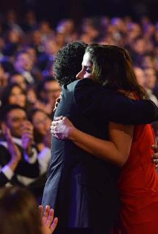 منى واحمد...قصة حب ومودة