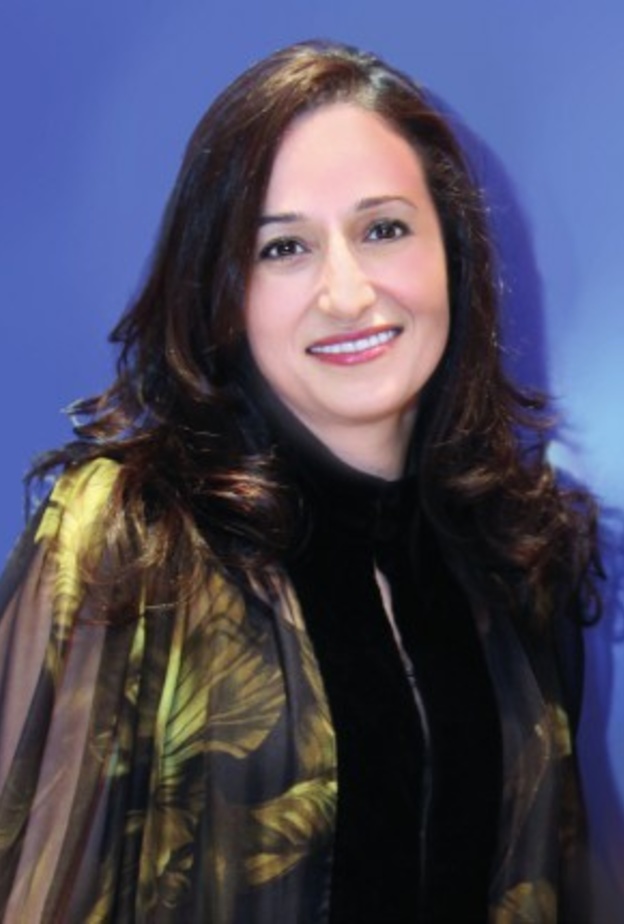 مي بدر رئيسة التحرير