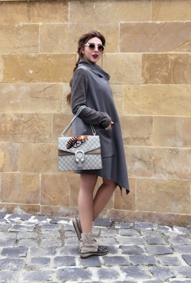 نجوى مرم اختارت حقيبة يد من سيلين