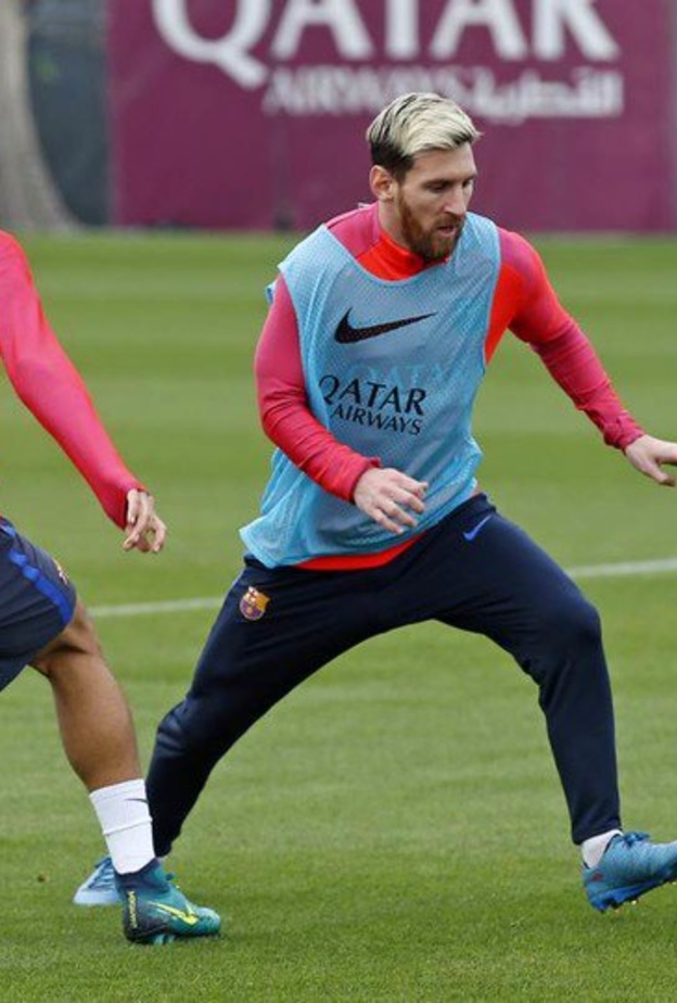 ميسي يشارك في التدريبات رغم الإصابة