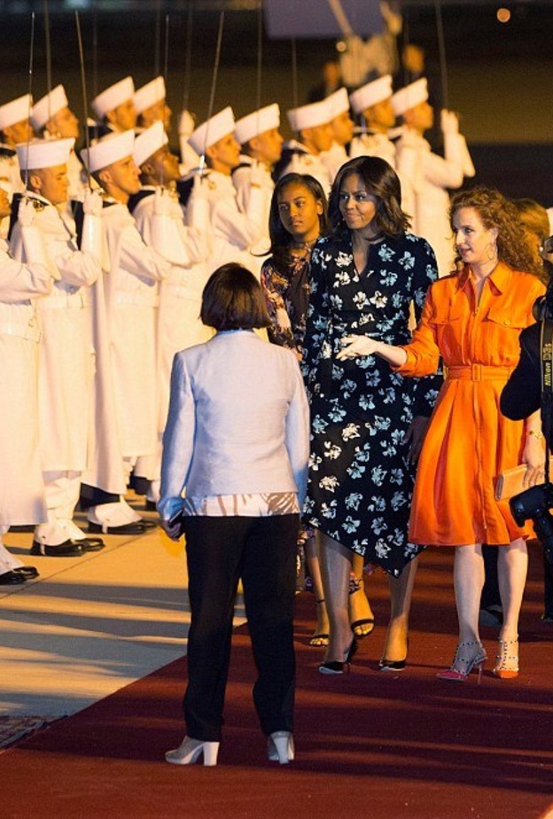 ميريل ستريب وميشيل اوباما في اجتماع مع فتيات المغرب