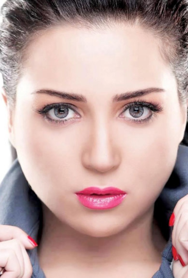 مي عزالدين مع والدتها في احدث صورة لها على انستغرام