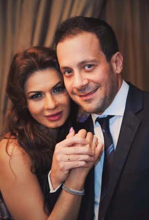 نجلاء بدر مع خطيبها