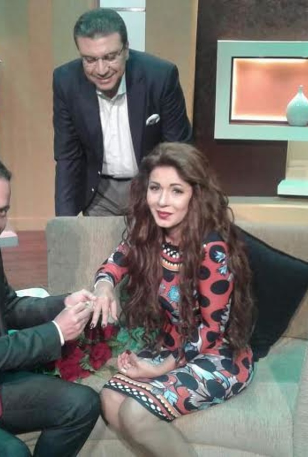 خطوبة نجلاء بدر في برنامج بوضوح