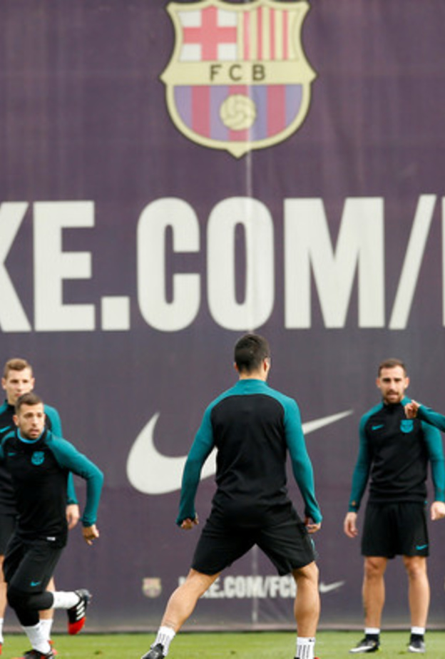 نجوم برشلونة في مواجهة نجوم الأهلي السعودي
