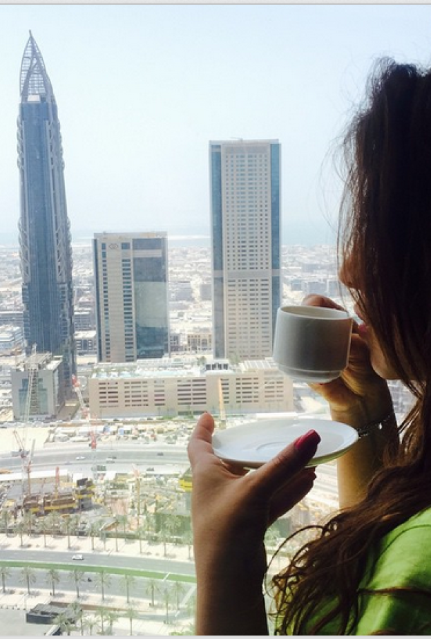 نجوى كرم وجلسة قهوة من دبي