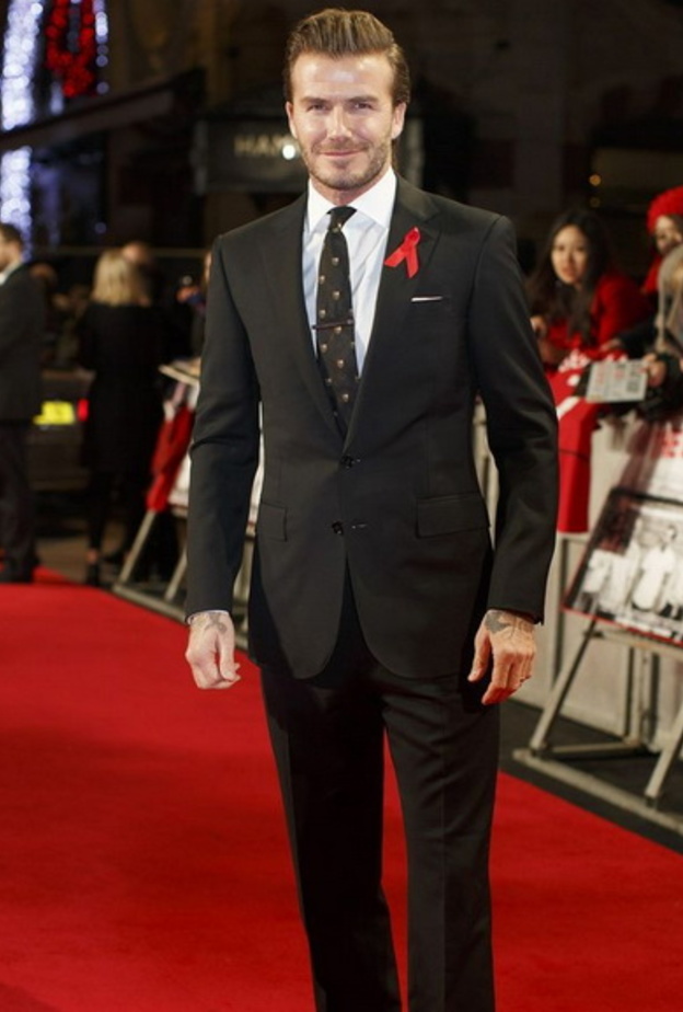  نسق ربطة عنق مميزة مع بدلتك السوداء