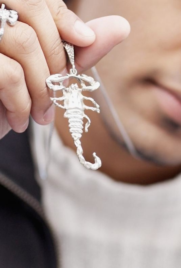 نصائح لإثارة إعجاب رجل العقرب