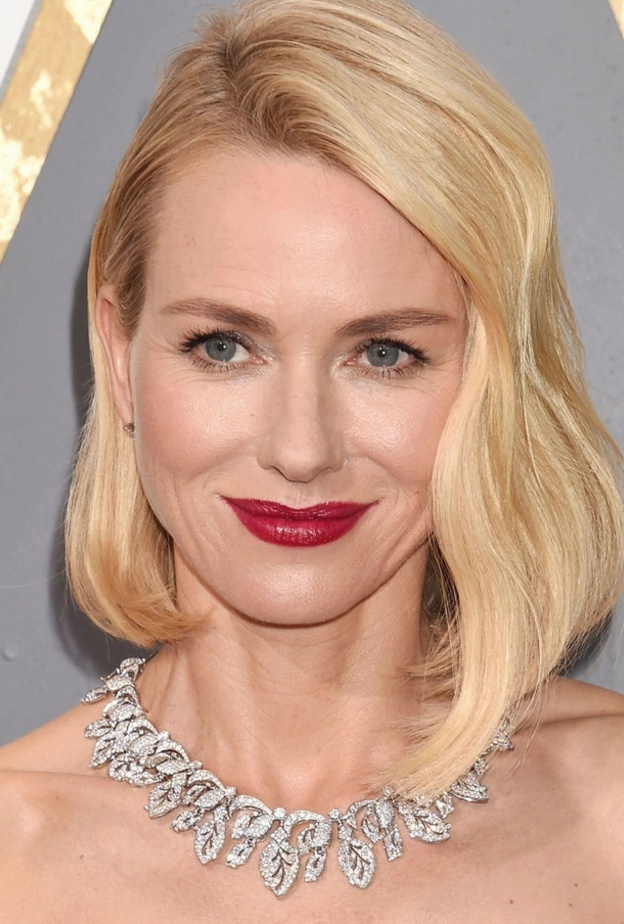 نعومي واتس في عقد من الالماس من Bulgari