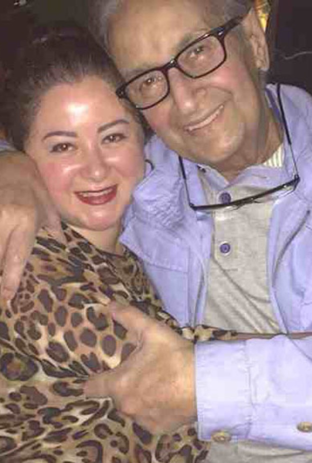 نور الشريف يحتفل بعيد ميلاده